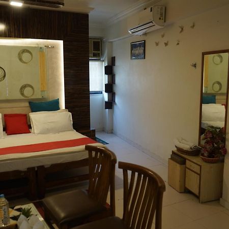 Hotel Krishna Ахмедабад Экстерьер фото