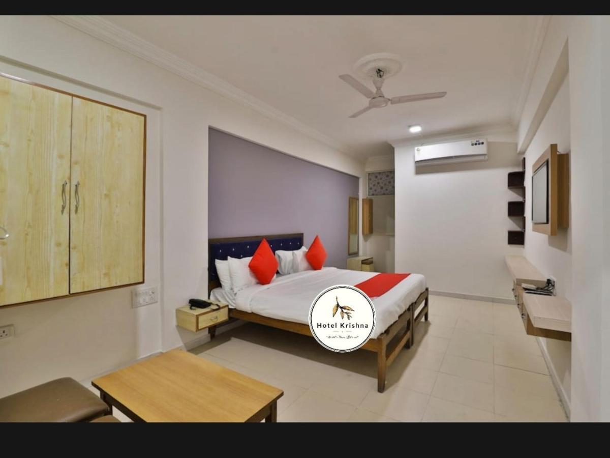 Hotel Krishna Ахмедабад Экстерьер фото